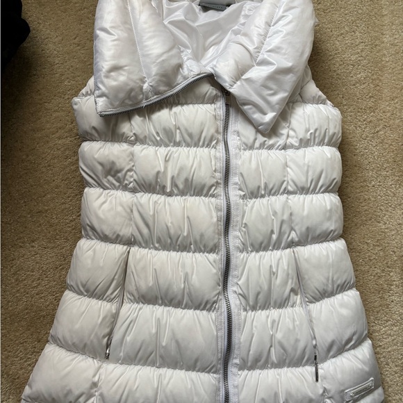 Athleta Black & White Puffer Vests - Picture 5 of 8